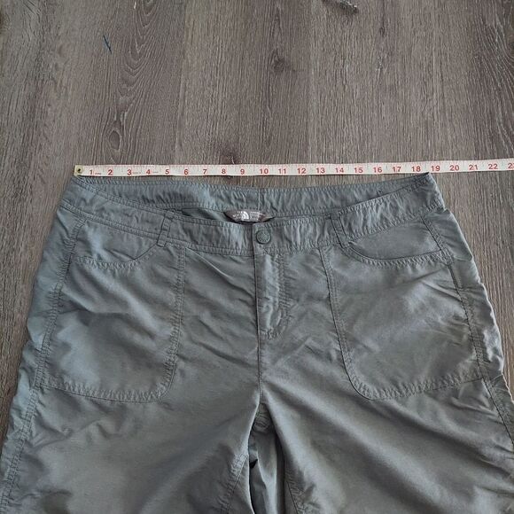 The North Face Horizon 2.0 Roll-Up Shorts 10” Never Stop Hiking Gray Women's 16 - Picture 5 of 7